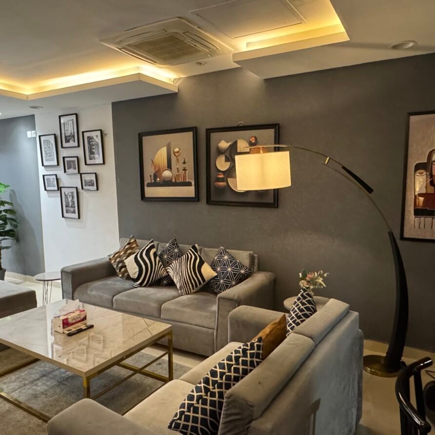 Gold Crest 1-Bedroom Apartment with Balcony & Mall Access – DHA Lahore