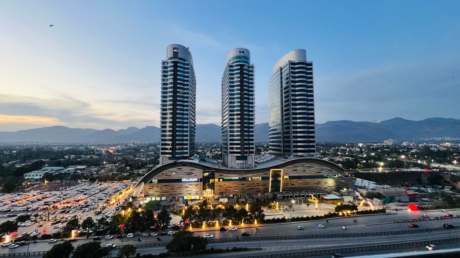 Centaurus Mall Islamabad — luxury brands, cinema and international dining across from Elysium Tower.