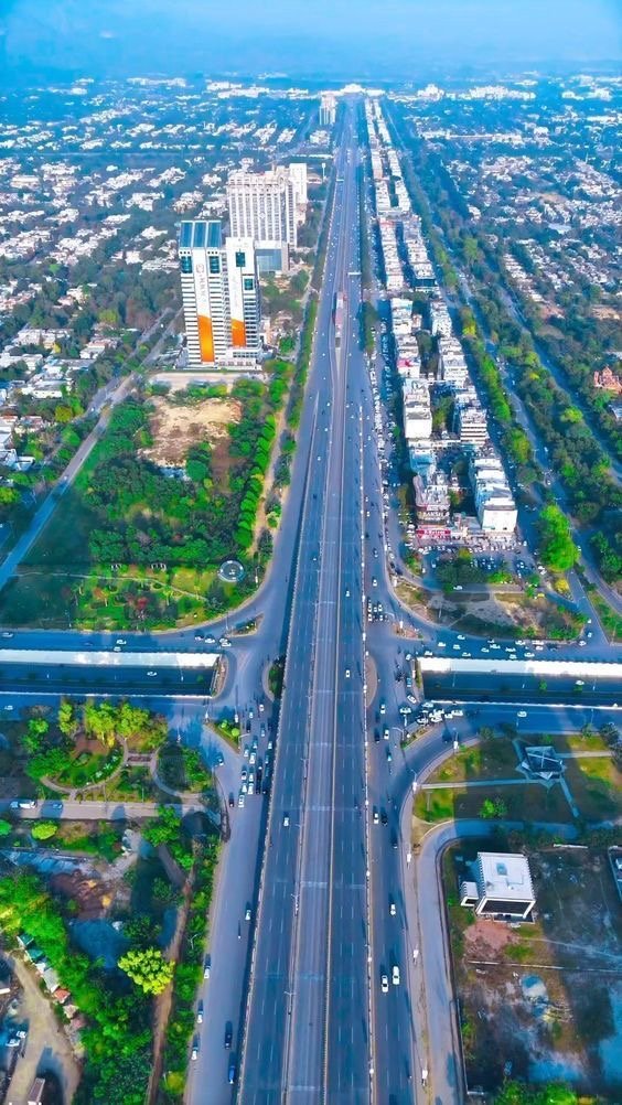 Blue Area Islamabad night/evening vibe — dining and lifestyle close to Elysium Tower.